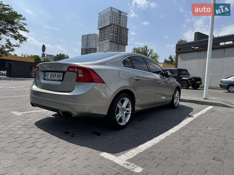 Седан Volvo S60 2014 в Днепре
