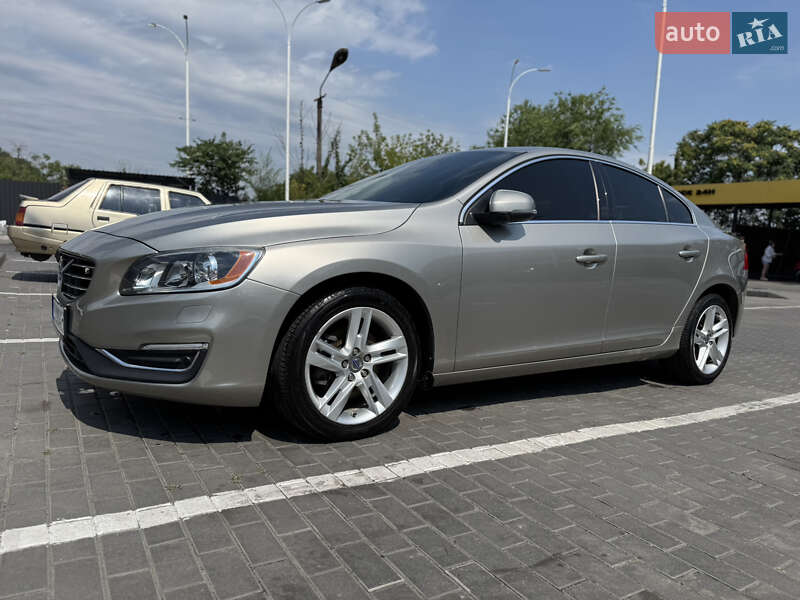 Седан Volvo S60 2014 в Днепре