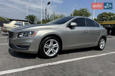 Седан Volvo S60 2014 в 