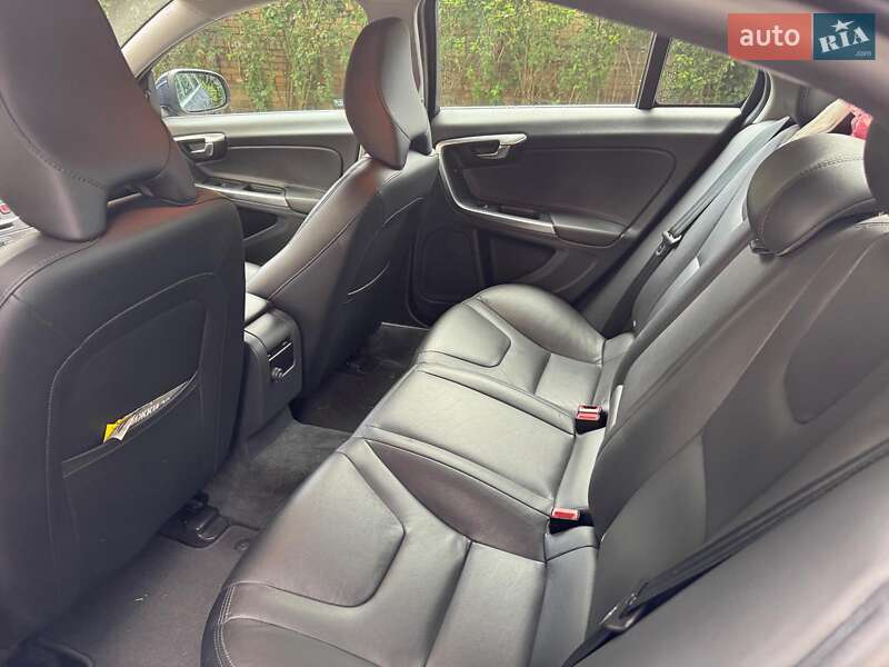 Седан Volvo S60 2014 в Киеве