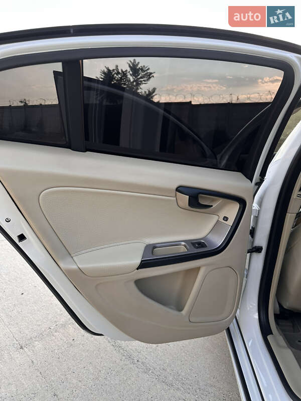 Седан Volvo S60 2012 в Одессе