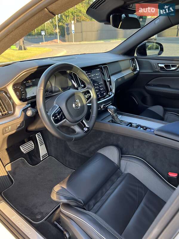 Седан Volvo S60 2019 в Києві фото 10 Седан Volvo S60 2019 в Києві