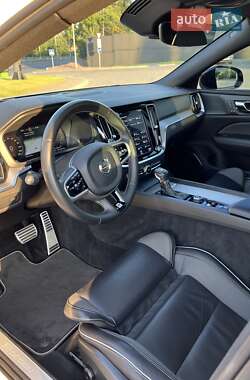 Седан Volvo S60 2019 в 