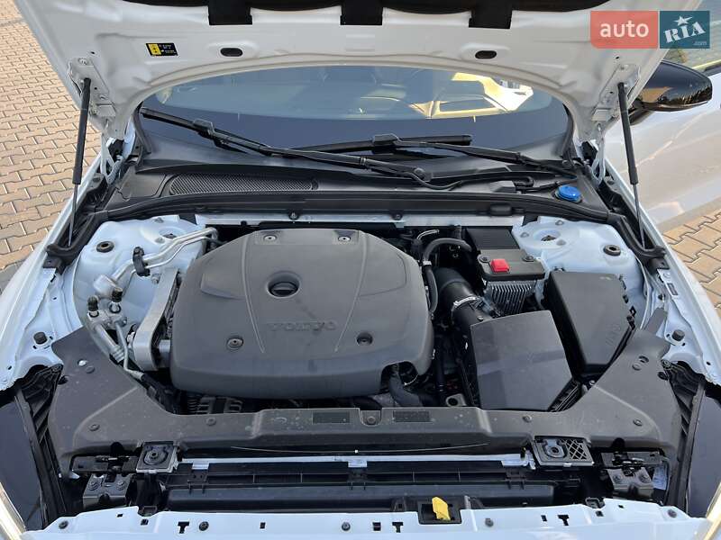 Седан Volvo S60 2019 в Києві фото 21 Седан Volvo S60 2019 в Києві