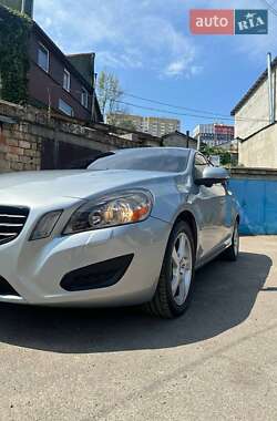 Седан Volvo S60 2013 в 