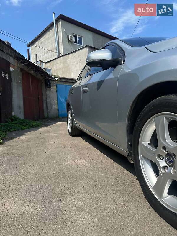 Седан Volvo S60 2013 в Киеве