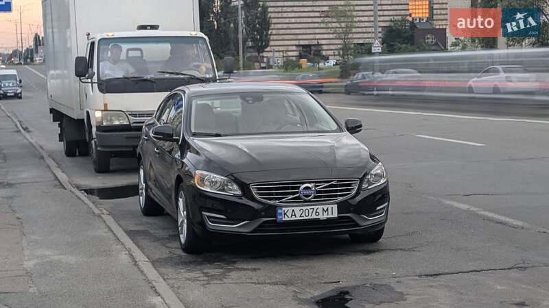 Седан Volvo S60 2014 в Киеве