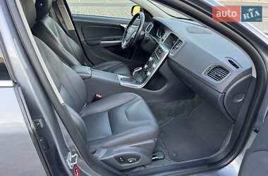 Седан Volvo S60 2017 в 