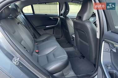 Седан Volvo S60 2017 в 