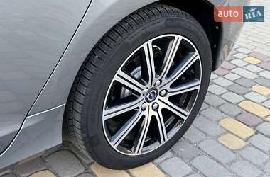 Седан Volvo S60 2017 в 