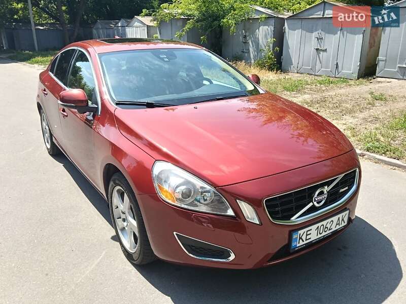 Седан Volvo S60 2012 в Днепре