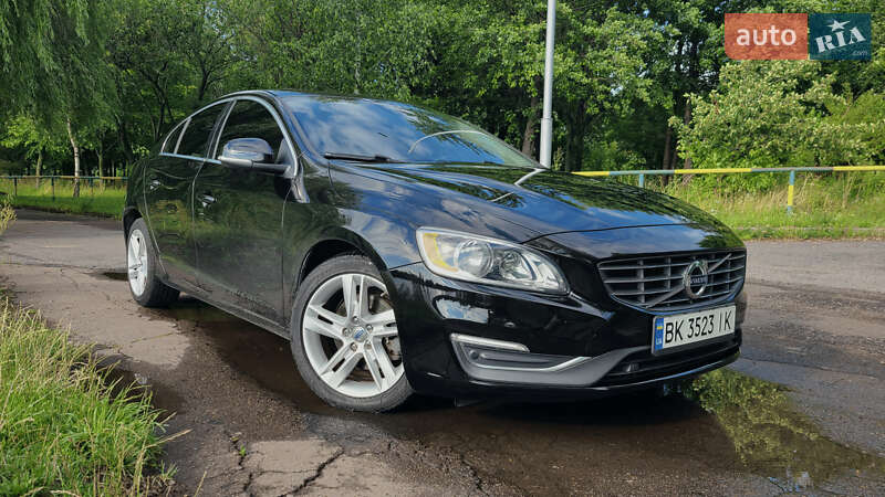 Седан Volvo S60 2014 в Ровно