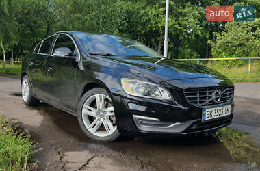 Седан Volvo S60 2014 в 