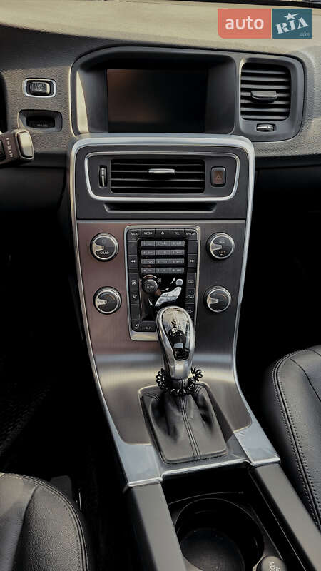 Седан Volvo S60 2014 в Ровно