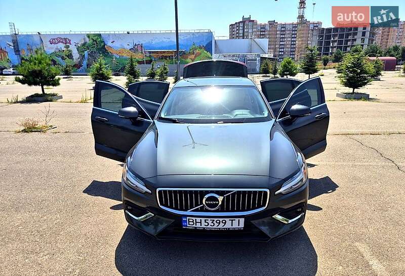 Седан Volvo S60 2020 в Одессе