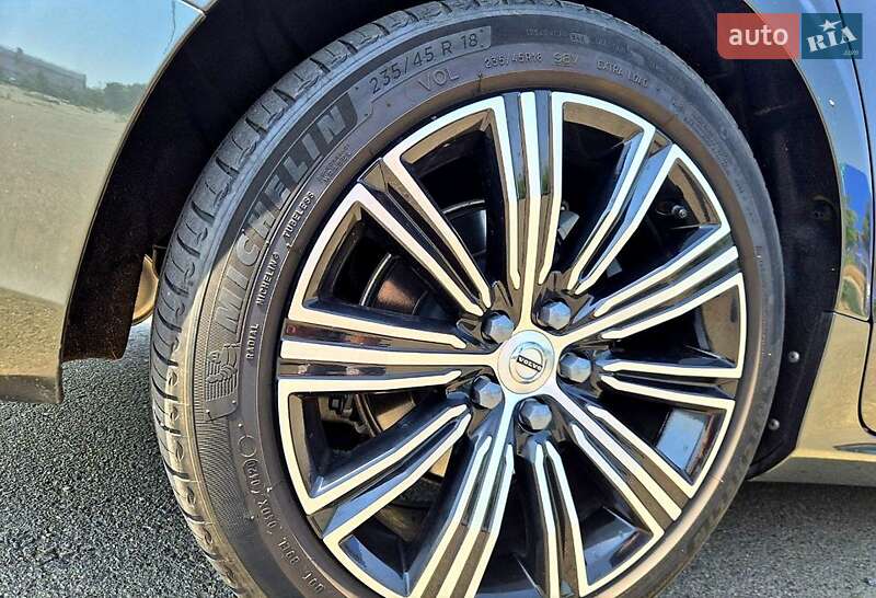 Седан Volvo S60 2020 в Одессе