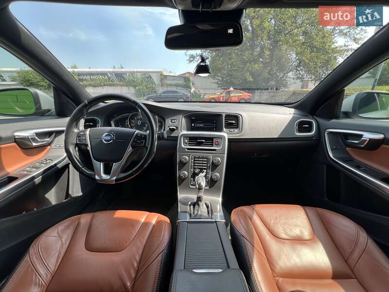 Седан Volvo S60 2014 в Киеве