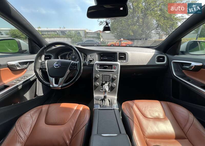 Седан Volvo S60 2014 в Киеве