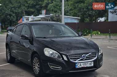 Седан Volvo S60 2012 в 