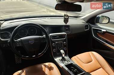 Седан Volvo S60 2012 в 