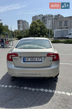 Седан Volvo S60 2016 в 