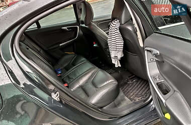 Седан Volvo S60 2013 в 