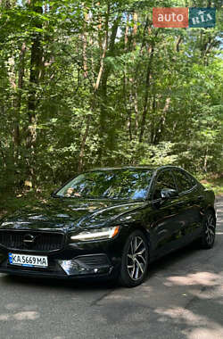Седан Volvo S60 2020 в 