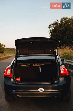 Седан Volvo S60 2012 в 