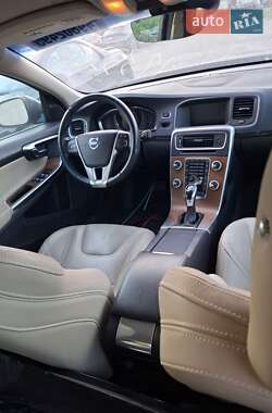 Седан Volvo S60 2016 в Отинії