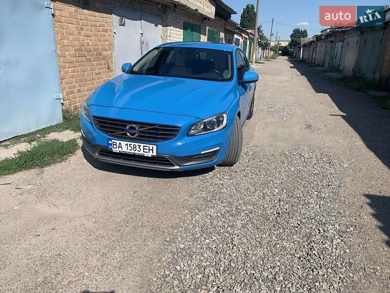 Седан Volvo S60 2013 в Кропивницком