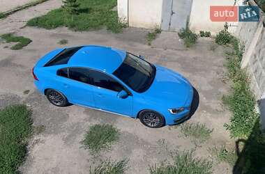 Седан Volvo S60 2013 в 