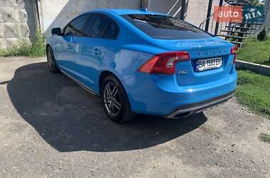 Седан Volvo S60 2013 в 