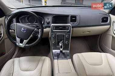 Седан Volvo S60 2013 в 