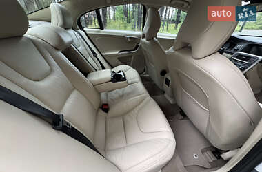 Седан Volvo S60 2013 в 