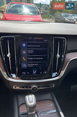 Седан Volvo S60 2020 в 