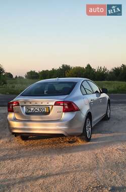 Седан Volvo S60 2016 в 