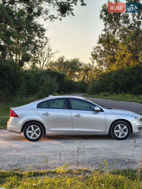 Седан Volvo S60 2016 в Радивилове