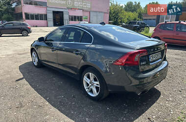 Седан Volvo S60 2013 в 