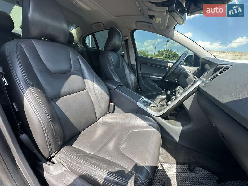 Седан Volvo S60 2013 в Нежине