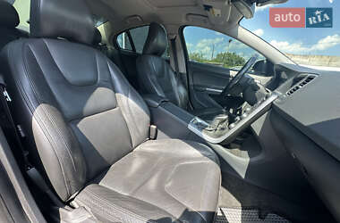 Седан Volvo S60 2013 в 