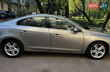 Седан Volvo S60 2014 в 