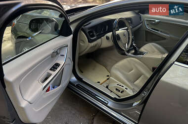 Седан Volvo S60 2014 в 
