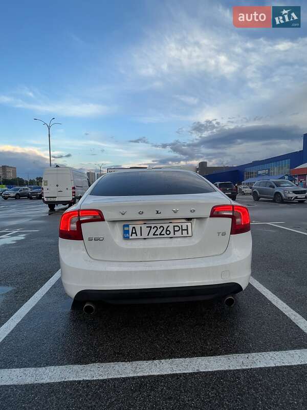 Седан Volvo S60 2012 в Киеве
