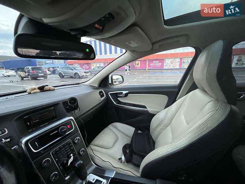 Седан Volvo S60 2012 в Киеве