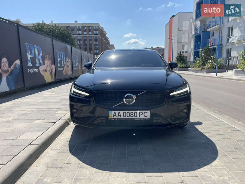 Седан Volvo S60 2024 в Киеве