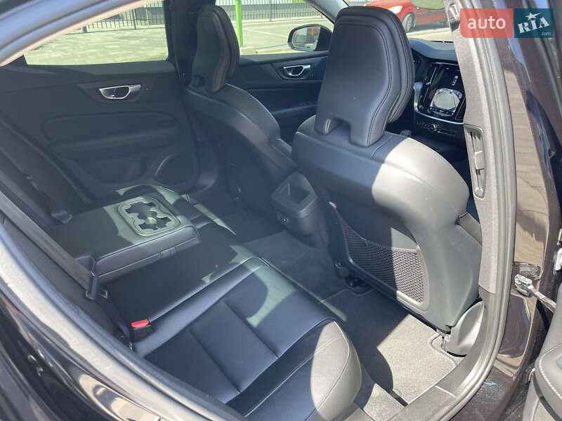 Седан Volvo S60 2024 в Киеве