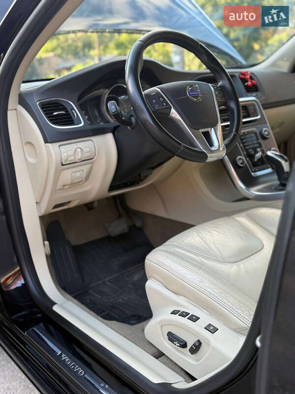 Седан Volvo S60 2013 в Виннице