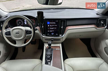 Седан Volvo S60 2020 в 