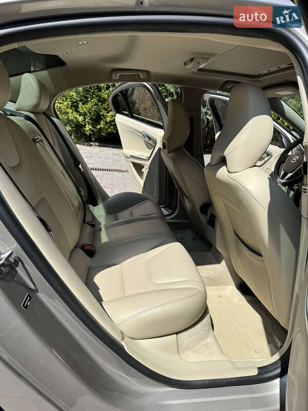 Седан Volvo S60 2014 в Днепре