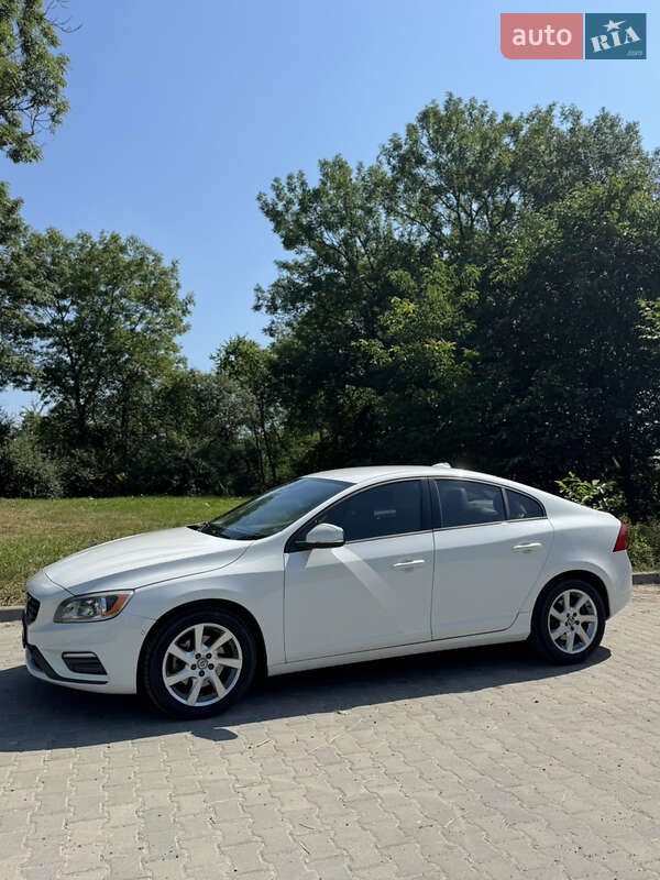 Седан Volvo S60 2015 в Тернополе